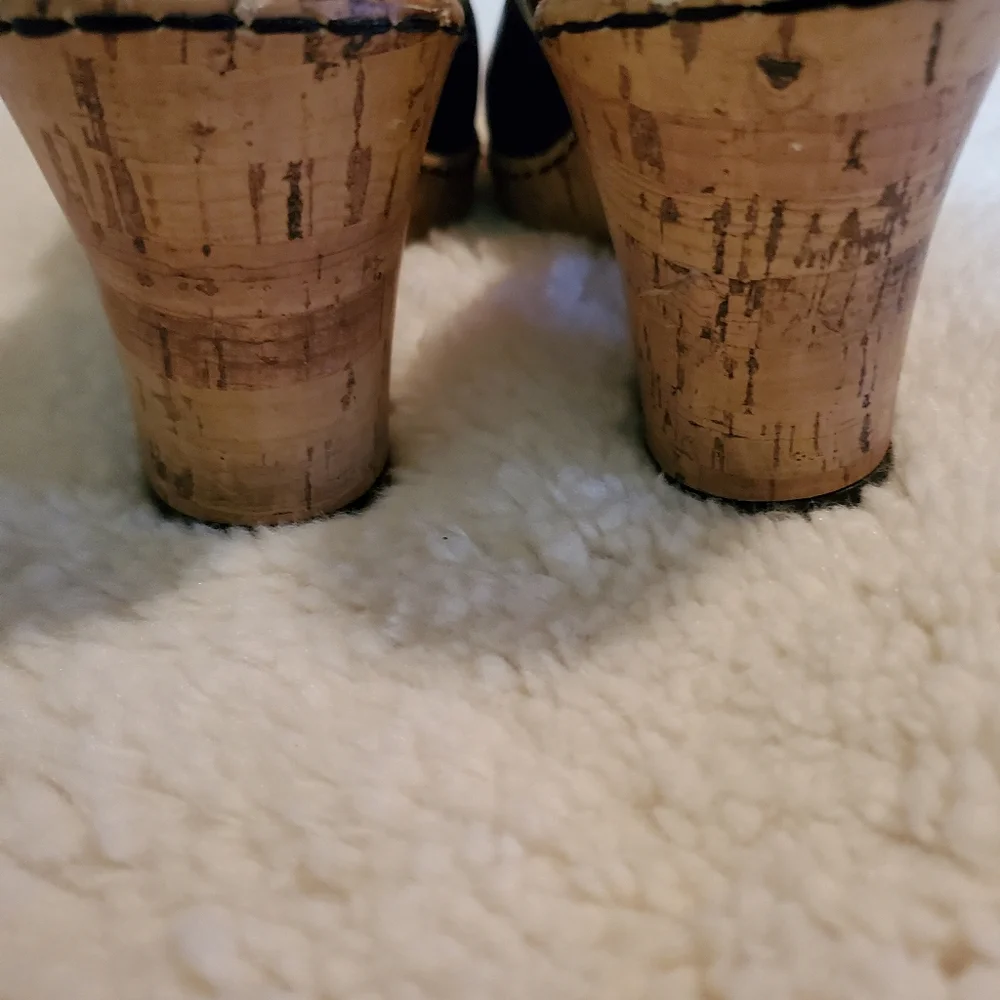 Bjondal Black Flower Wedges - Picture 6 of 7